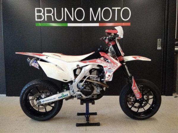 https://brunomoto.it/wp-content/uploads/2021/09/HM-CRF-250-Motard-Uso-Pista-–-2004-Bruno-Moto-0-scaled-1.jpeg