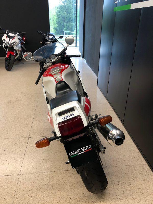 https://brunomoto.it/wp-content/uploads/2021/09/Yamaha-FZR-1000-–-1989-Bruno-Moto-3-scaled-1.jpeg
