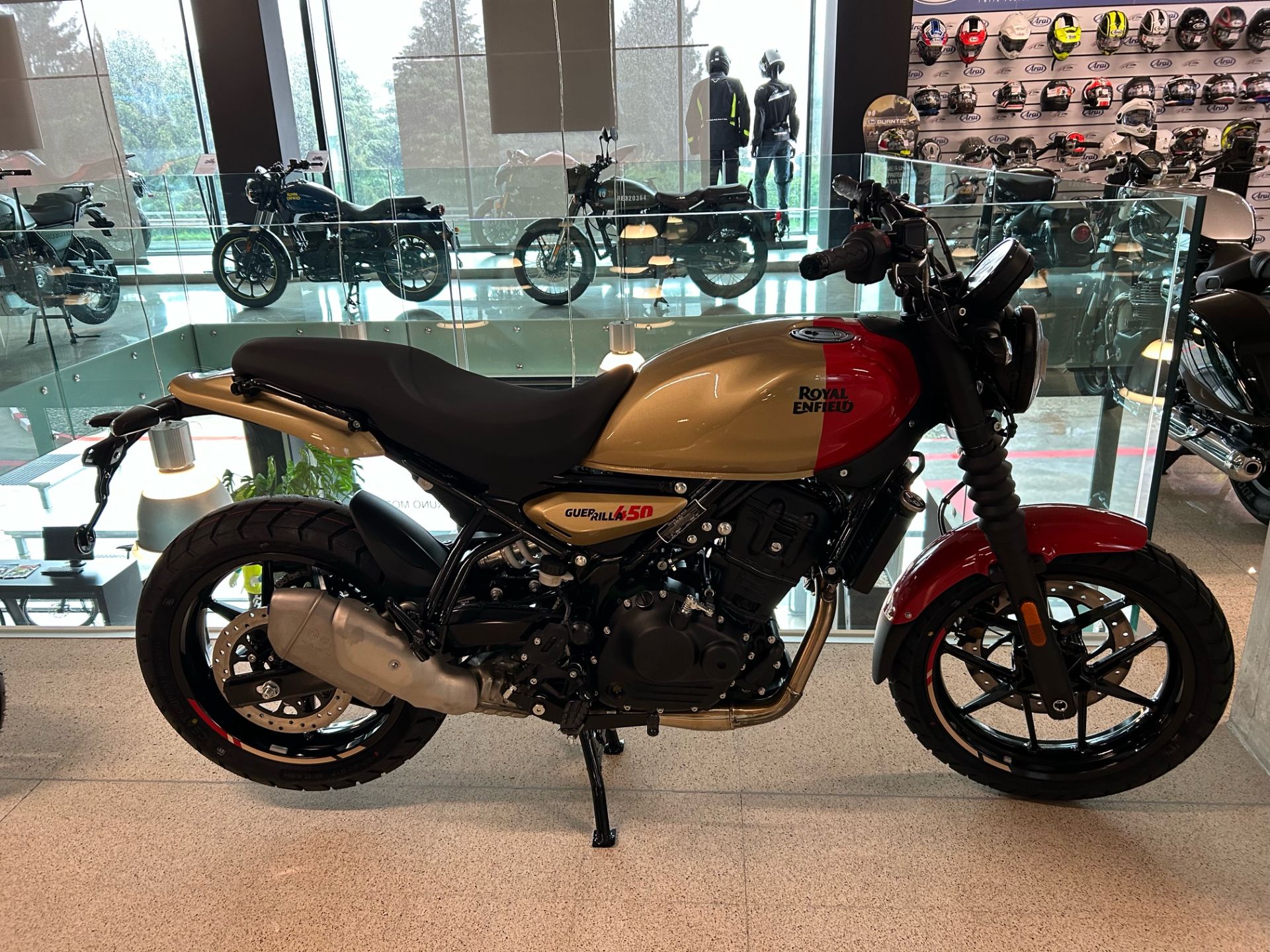 Royal Enfield Guerrilla 450 (2024)